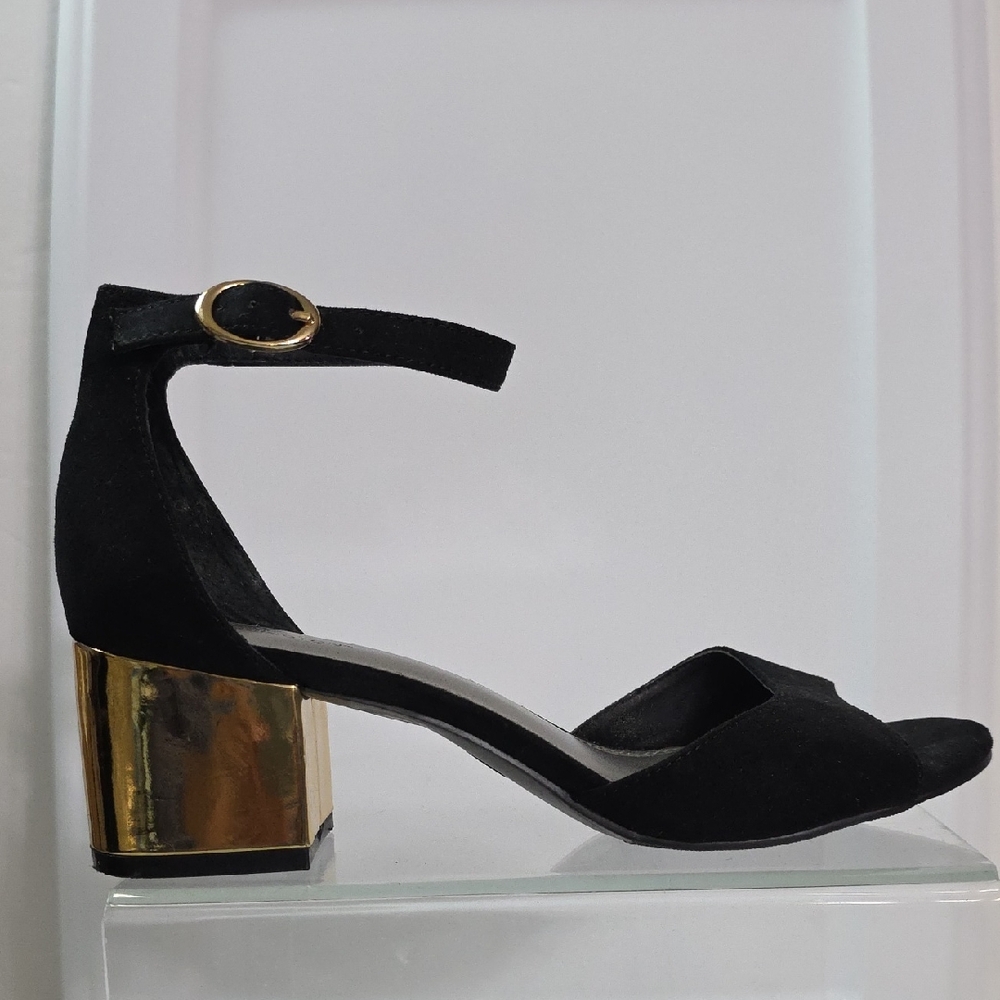 Worthington Ankle Strap Heels Size 6.5 BLACK & GOLD